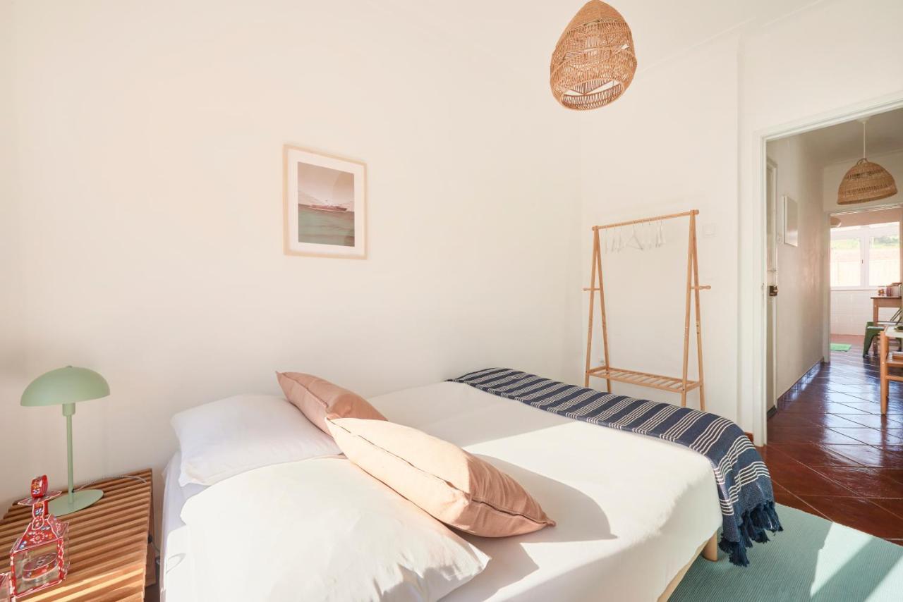 Central & Sunny 2Br Apt Near Beach, By Timecooler Setúbal Exterior foto