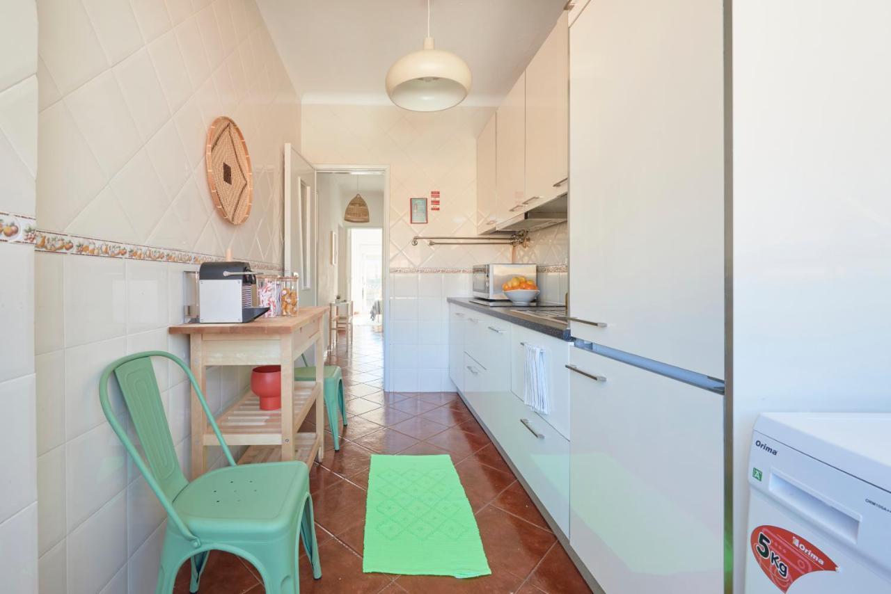 Central & Sunny 2Br Apt Near Beach, By Timecooler Setúbal Exterior foto
